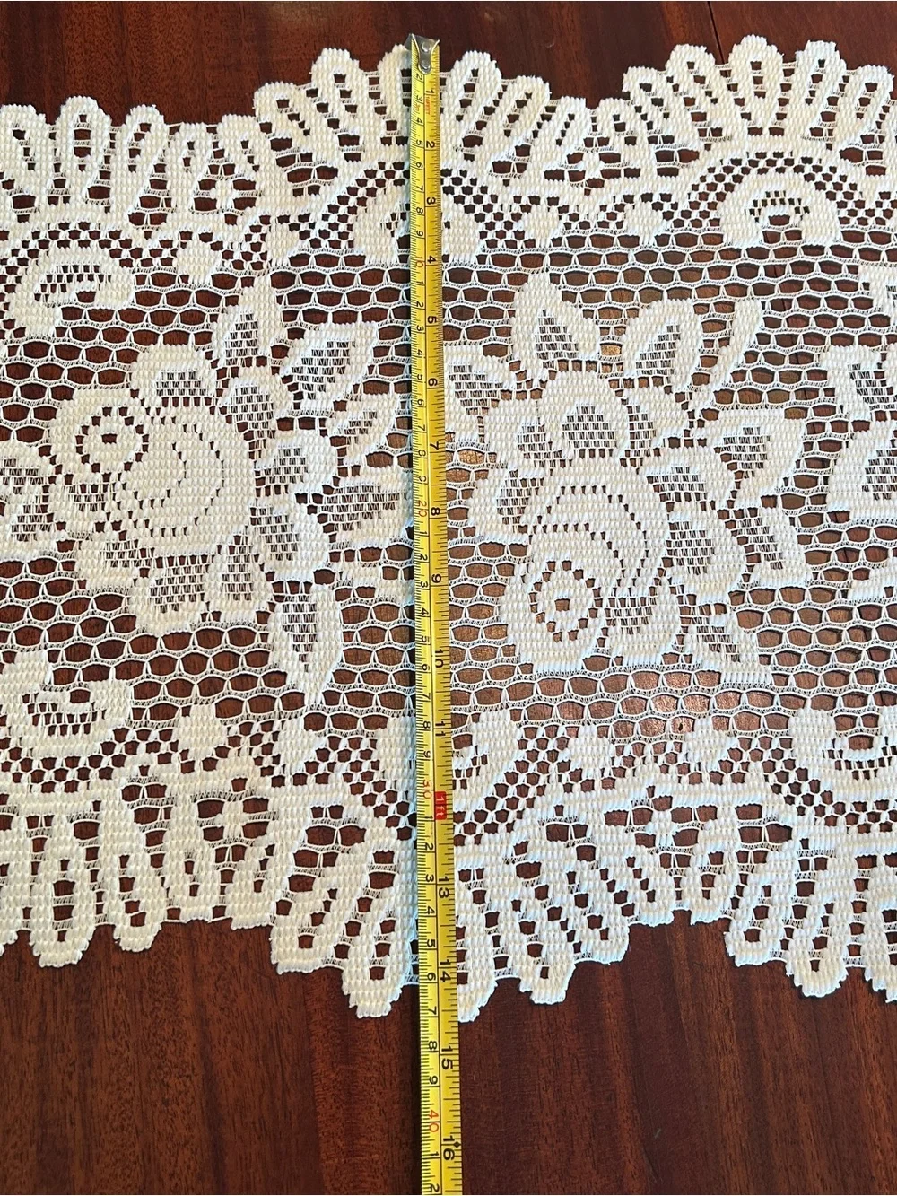 Heritage Lace Rose Floral Crochet Lace Table Runner White Cream